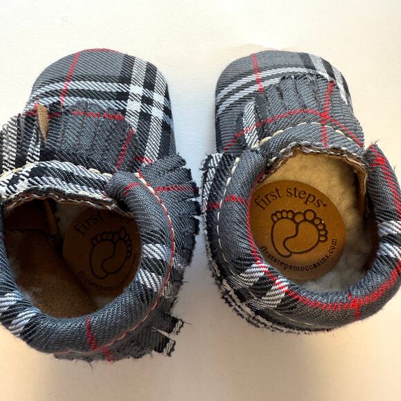 First Steps Baby Fringe Moccasin Shoe Set In Plaid Brown Size 6-12 Months - Picture 4 of 12